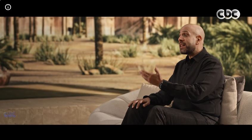 الإعلامي عمرو مهران