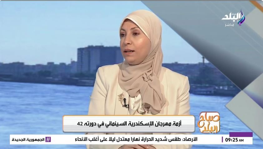 الناقدة نسرين عبدالعزيز