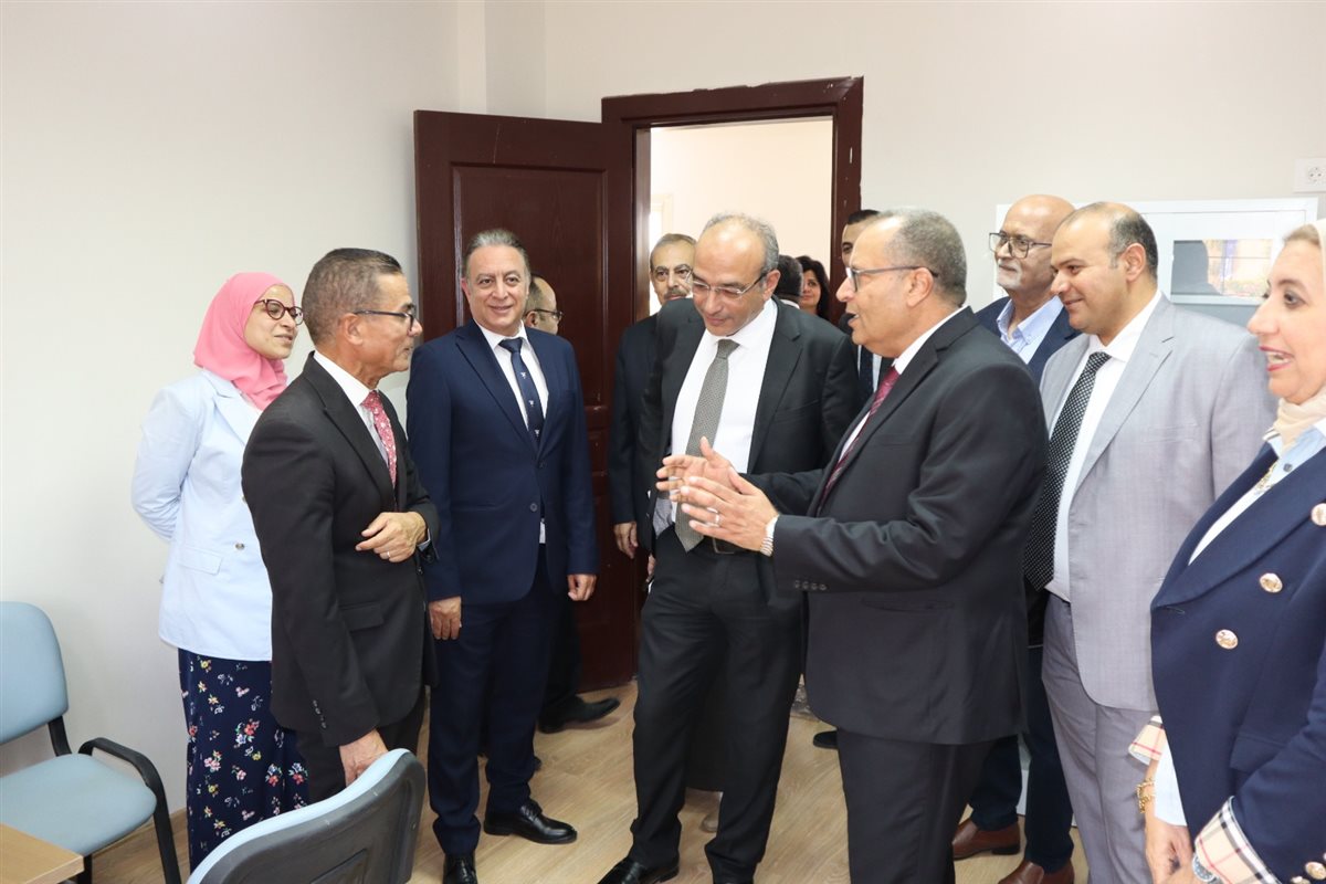 &nbsp;مسؤولو الجامعة