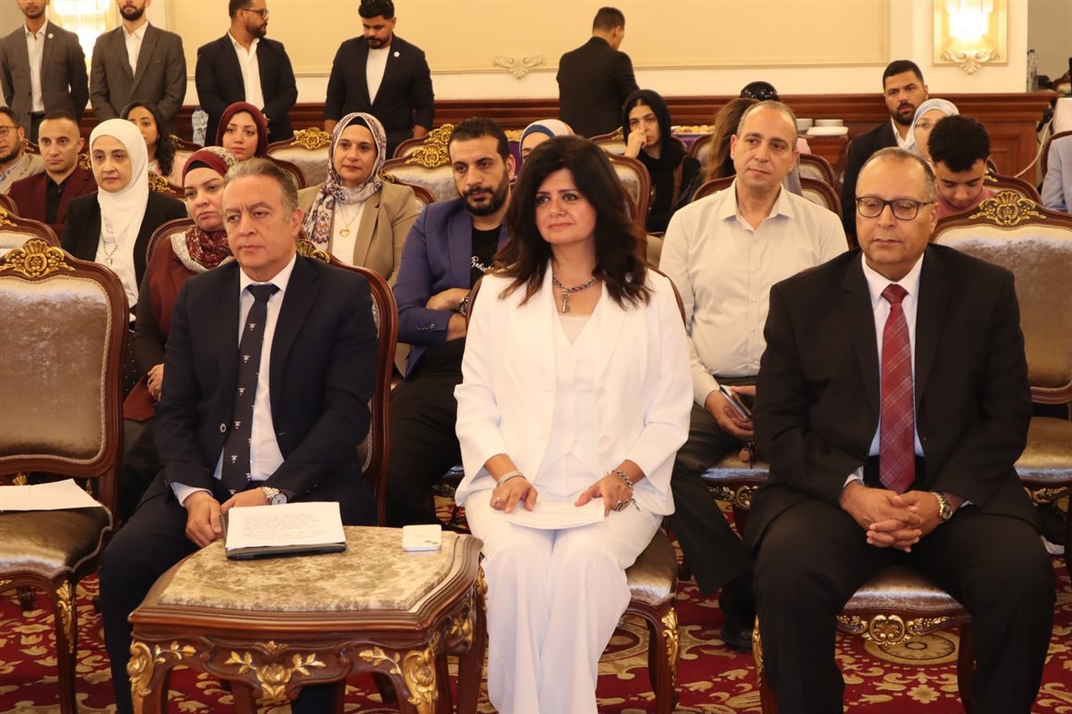 &nbsp;مسؤولو الجامعة