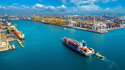 خبير: المنطقة الاقتصادية لقناة السويس محور التنمية الصناعية في مصر|فيديو