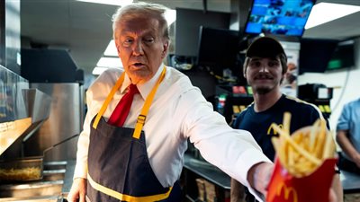 وزير الصحة الأمريكي: ترامب يعشق الوجبات السريعة وأتعجب كونه لا يزال «حيًا»