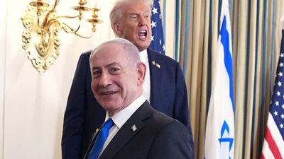 «خوفًا من الاعتقال» سر غياب نتنياهو عن تدشين مجلس السلام في دافوس 