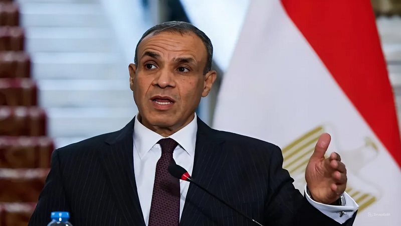  الدكتور بدرعبد العاطي