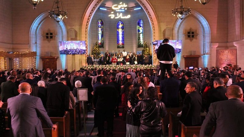 الاحتفال بعيد الميلاد