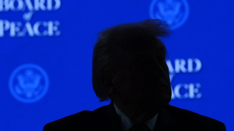 ترامب يهدد إيران