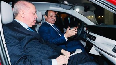 أردوغان يُهدي الرئيس السيسي سيارة كهربائية تركية الصنع 