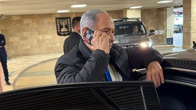 «مغطي الكاميرا بشريط لاصق» هاتف نتنياهو يثير تساؤلات حول الاختراق والتجسس