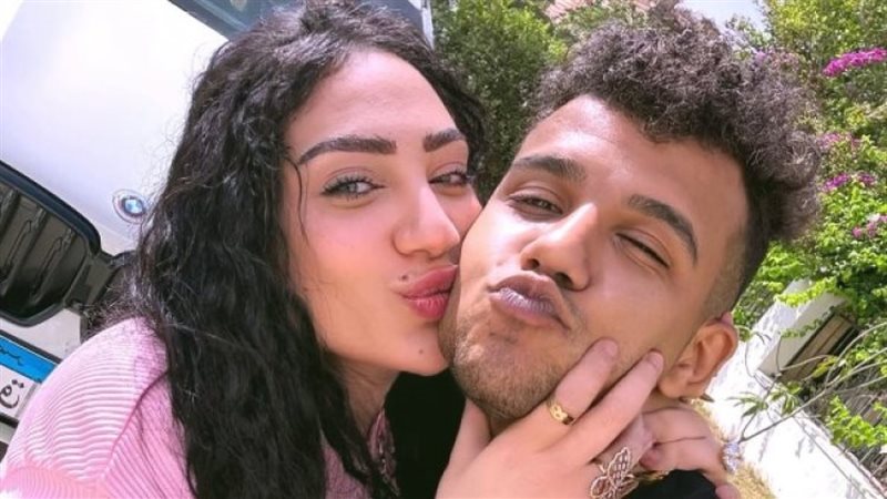 عصام صاصا وزجته