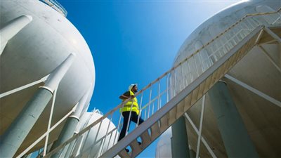 خبير الاحتياطي النفطي الاستراتيجي يهدئ الأسواق مؤقتًا|فيديو