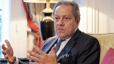 منير فخري عبد النور: 