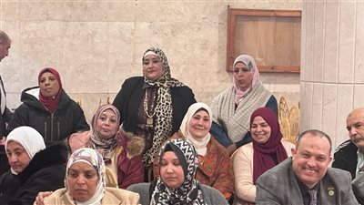 نقابة الصناعات الغذائية تُهدي 4 عاملات رحلات عمرة