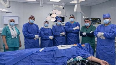 فريق طبي بالعجوزة ينجح في إنقاذ طفل اخترق جسم معدني رقبته حتى قاع العين