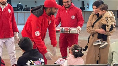 الهلال الأحمر المصري يستأنف استقبال دفعة جديدة من المصابين الفلسطينيين