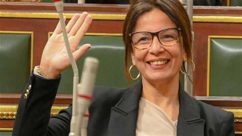 وزيرة الثقافة