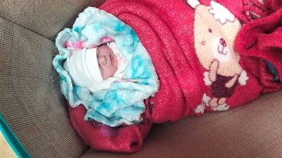 باعتها وقبضت الثمن للسودانيين.. إحالة ربة منزل للجنايات بتهمة بيع طفلتها.. خاص