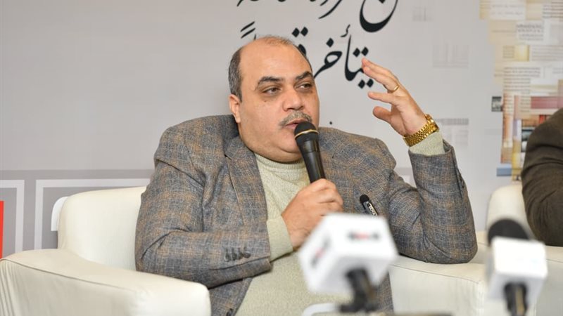 محمد الباز، الكاتب