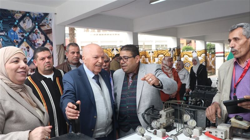 جانب من المعرض