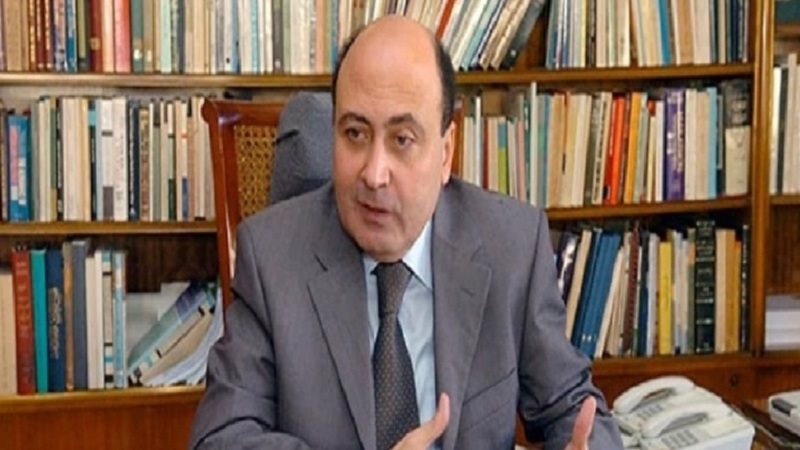  الكاتب أسامة سرايا