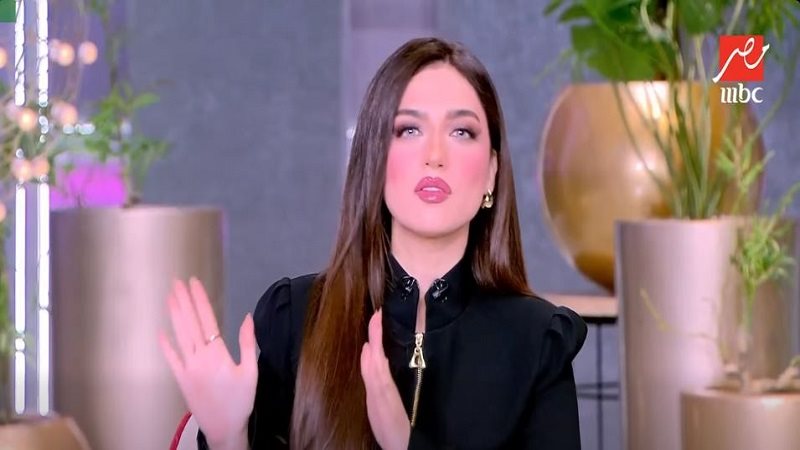 الإعلامية ياسمين عز