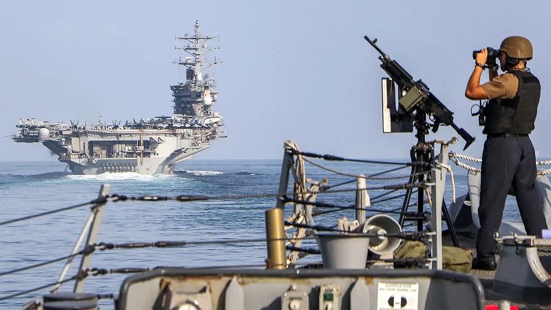 الحضور البحري الأمريكي