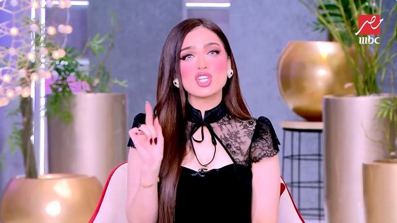  الإعلامية ياسمين