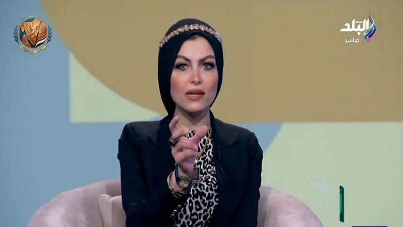 الكاتبة سارة عبد