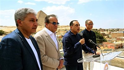 وزير السياحة: تطوير نزلة السمان مش على حساب أهلها.. وهم شركاء أساسيين|فيديو