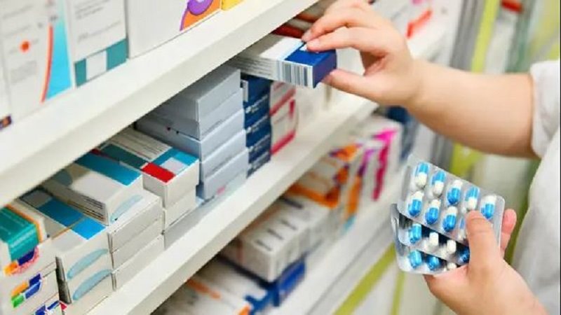 أدوية في الصيدليات