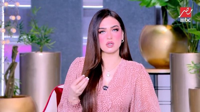  الإعلامية ياسمين