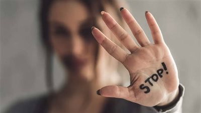 استشاري: تكرار العلاقات المؤذية دليل على عدم التعلم من أسباب التجربة