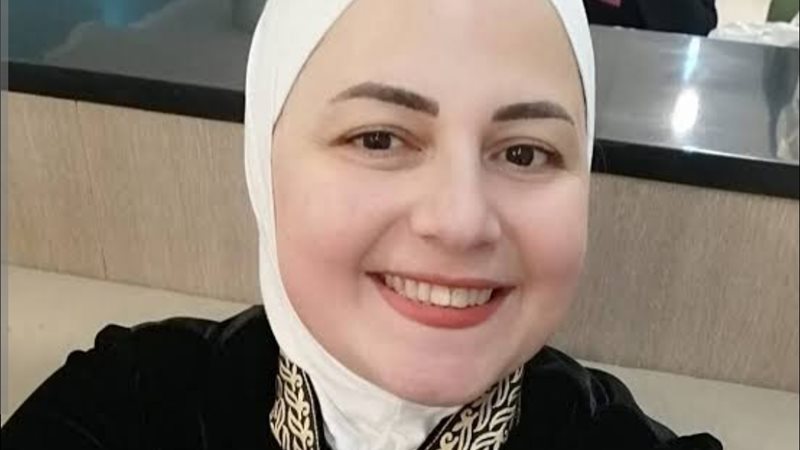 الكاتبة الصحفية والباحثة