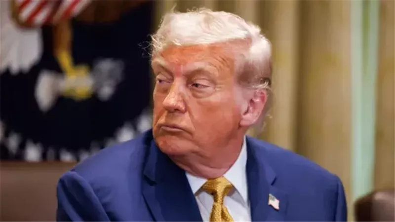 الرئيس الأمريكي دونالد