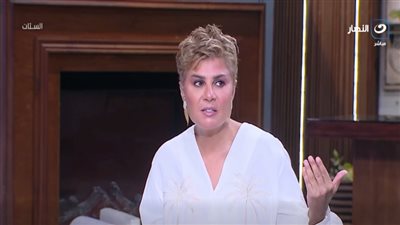 أيمن يونس مازحًا مفيدة شيحة: «شجعوا الأرجنتين علشان إسبانيا تكسب»|فيديو