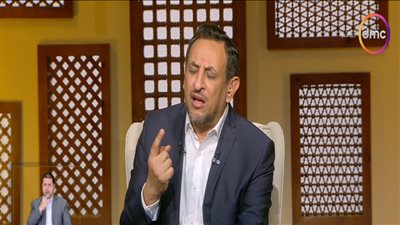 الاتنين واحد.. رمضان عبدالمعز: «شكر ربنا مرتبط ببر الوالدين»| فيديو 