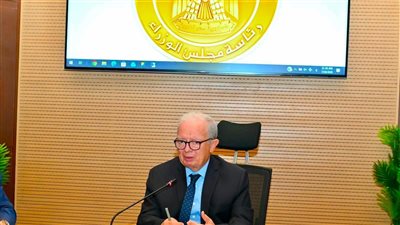 الحكومة تبحث مع المستثمرين تحسين مناخ الأعمال وتعزيز تنافسية الاقتصاد