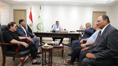 وزير الزراعة يوجه بسرعة فتح أسواق خارجية لاستيعاب فائض إنتاج الدواجن