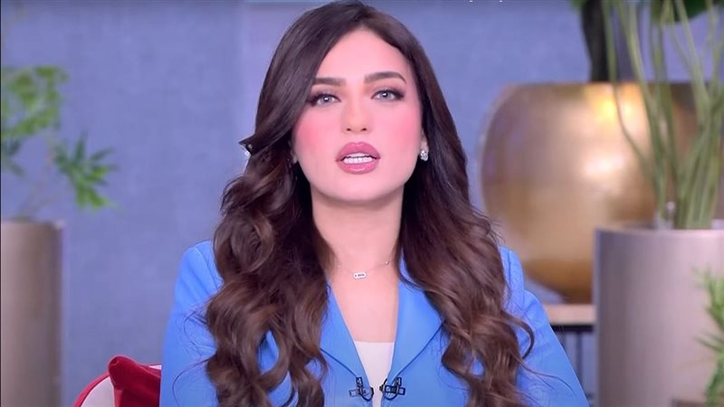 الاعلامية ياسمين