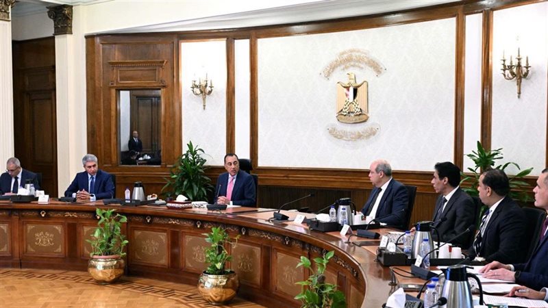 رئيس الوزراء خلال