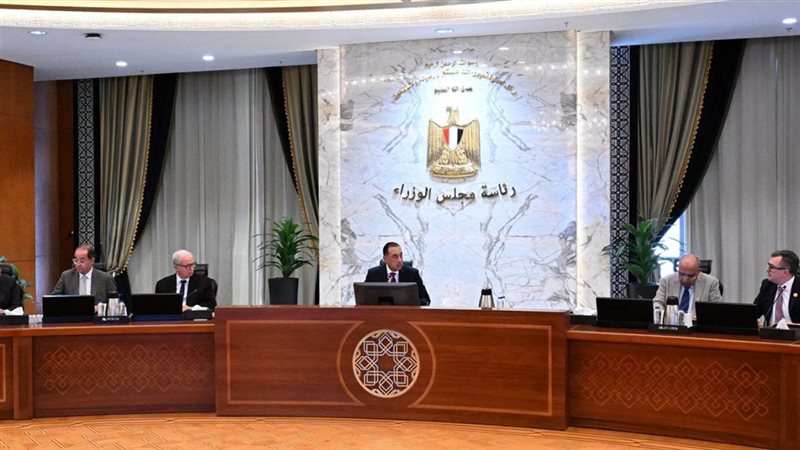 رئيس الوزراء خلال