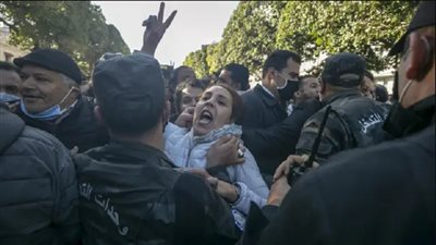عمرو أديب: تونس تواجه أزمات اقتصادية وكهربائية وسط انقسام سياسي|فيديو