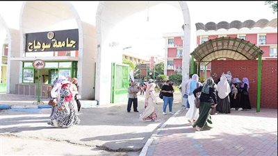 استغرقت 7 ساعات.. جامعة سوهاج: نجاح جراحة دقيقة تنقذ طفلًا من شلل الذراع|فيديو