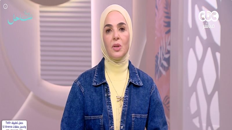  الإعلامية منى عبد