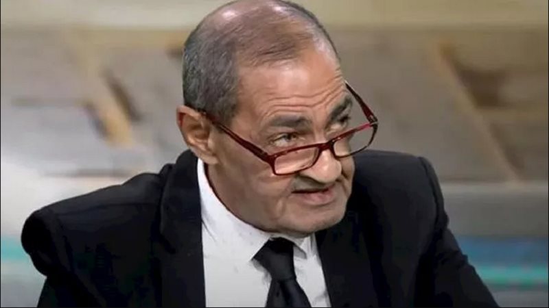  الكاتب الصحفي أسامة