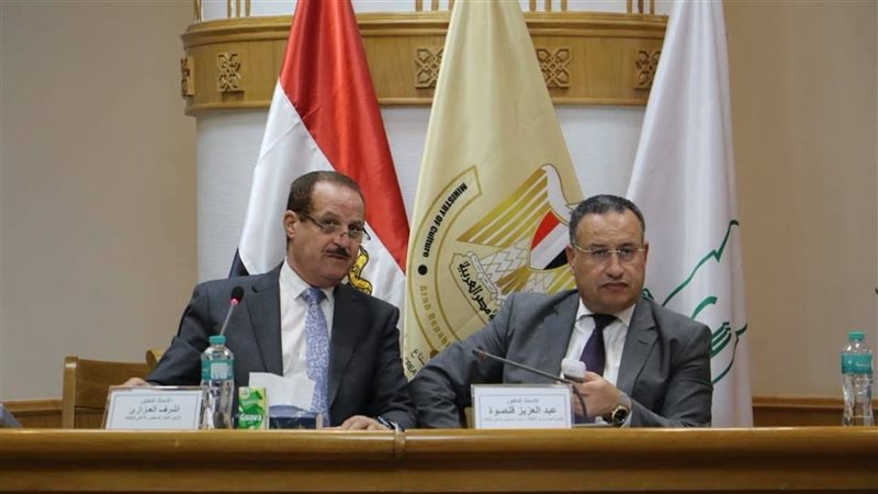  الدكتور عبد العزيز