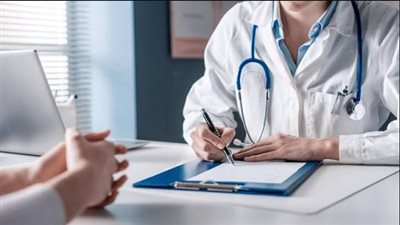 2500 جنيه بداية المشوار.. برلماني: لازم إنصاف الأطباء الآن|فيديو