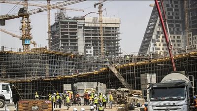 أستاذ التمويل: استثمارات حكومية بـ320 مليار جنيه تدعم الاقتصاد المصري|فيديو