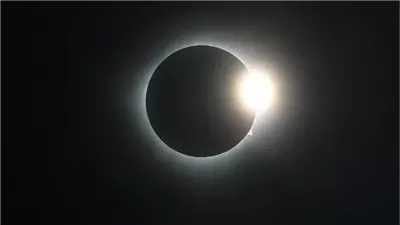 كسوف كلي للشمس تشهده إسبانيا وأيسلندا وجرينلاند في 12 أغسطس
