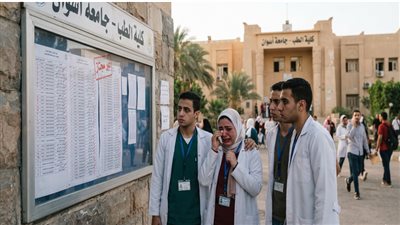 رئيس جامعة أسوان: 41% نسبة النجاح.. وصدمة السنة الأولى كلمة السر|فيديو