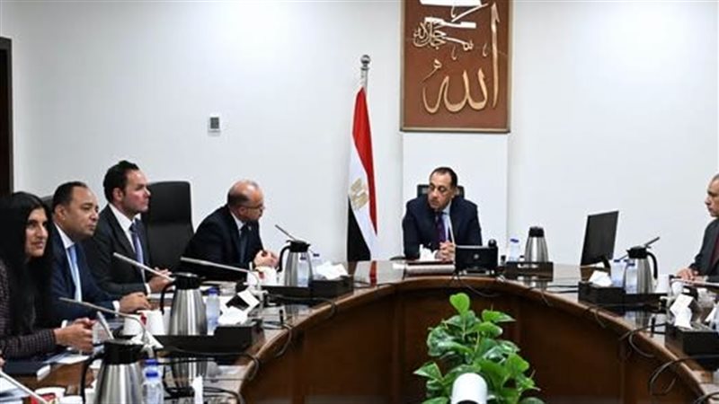 رئيس الوزراء خلال